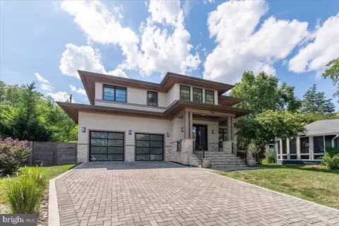 2546 N Granada St, Arlington, VA 22207