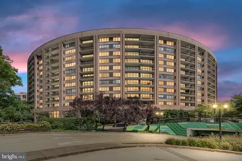 1805 Crystal Dr #1106S, Arlington, VA 22202