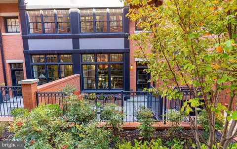1610 N Queen St #222, Arlington, VA 22209