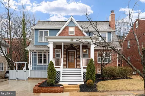 1014 N Edgewood St, Arlington, VA 22201