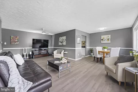 5111 8th Rd S #111, Arlington, VA 22204