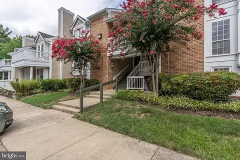 2821 S Wakefield St #B, Arlington, VA 22206