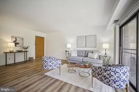 4360 Cherry Hill Rd #3, Arlington, VA 22207