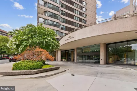 1300 Crystal Dr #1606S, Arlington, VA 22202