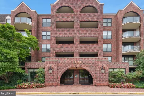 2100 Langston Blvd #418, Arlington, VA 22201