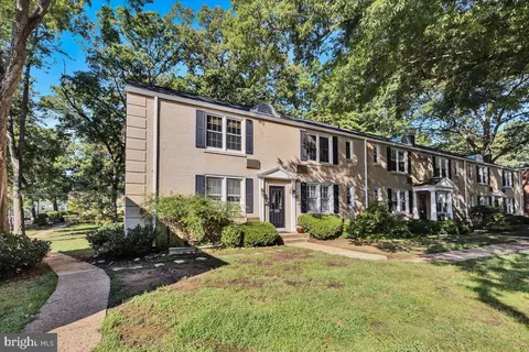 226 N Thomas St #226-4, Arlington, VA 22203