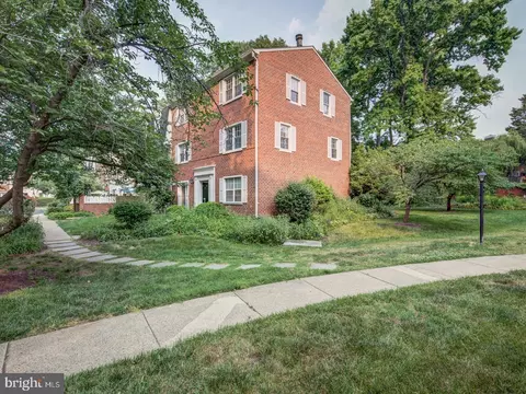 2657 S Walter Reed Dr #C, Arlington, VA 22206