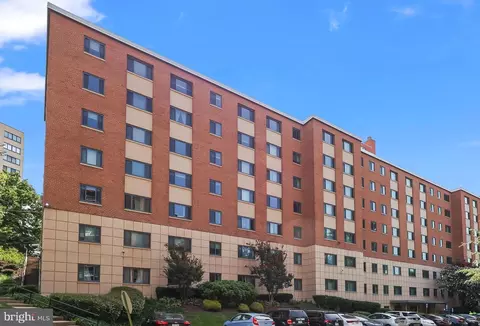 1200 S Arlington Ridge Rd #408, Arlington, VA 22202