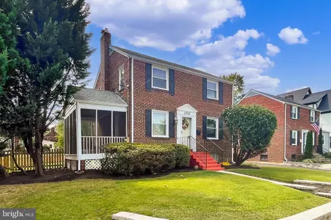 5332 N Carlin Springs Rd, Arlington, VA 22203