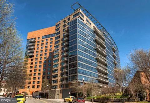 2001 15th St N #413, Arlington, VA 22201