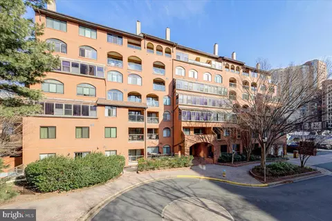 1029 N Stuart St N #704, Arlington, VA 22201