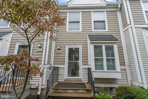 3940 9th Rd S, Arlington, VA 22204