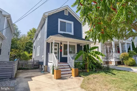802 N Barton St, Arlington, VA 22201