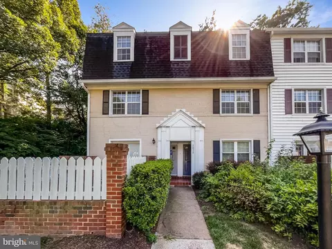 2852 S B S Wakefield St #B, Arlington, VA 22206