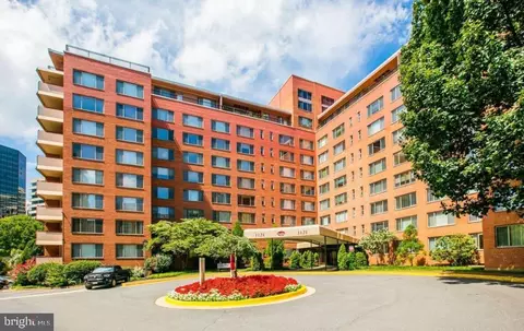 1121 Arlington Blvd #313, Arlington, VA 22209