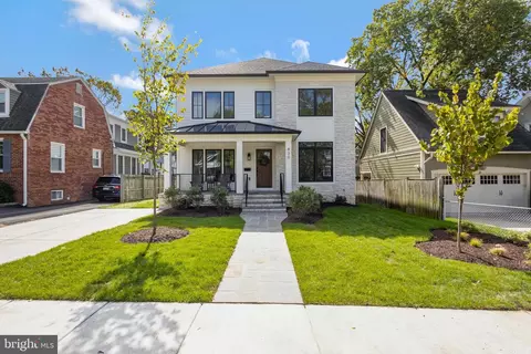 830 21st St S, Arlington, VA 22202