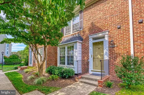 2504 S B S Arlington Mill Dr #2, Arlington, VA 22206
