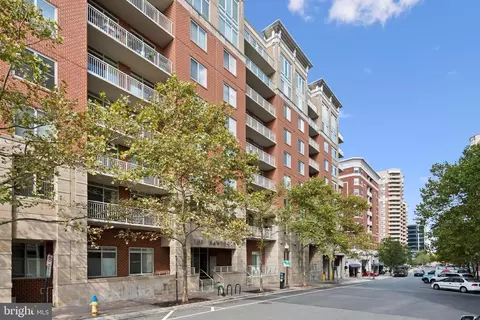 820 N Pollard St #916, Arlington, VA 22203