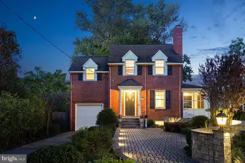 207 S Irving St, Arlington, VA 22204