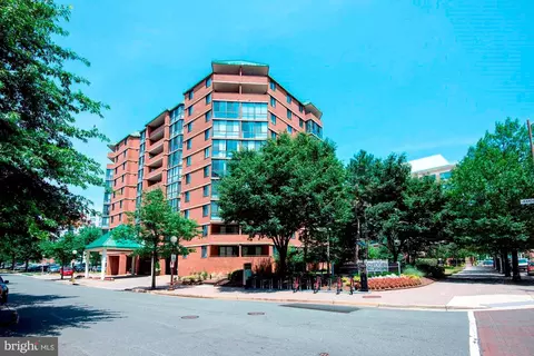 1001 N Randolph St #301, Arlington, VA 22201