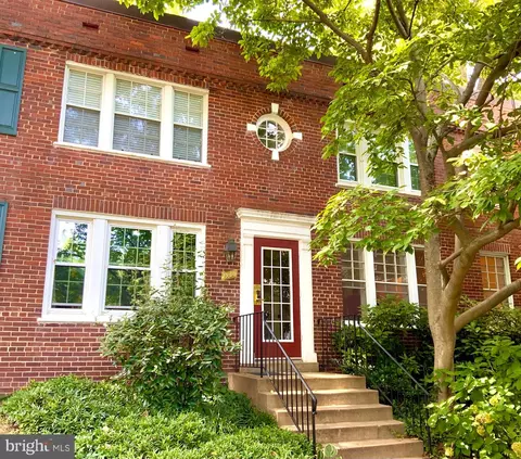 1900 N Rhodes St #71, Arlington, VA 22201