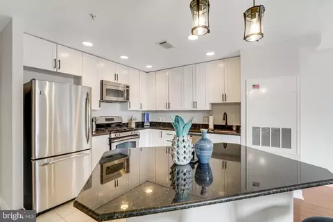 3650 S Glebe Rd #665, Arlington, VA 22202