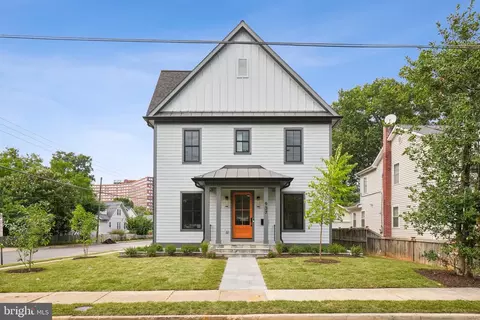 937 18th St S, Arlington, VA 22202
