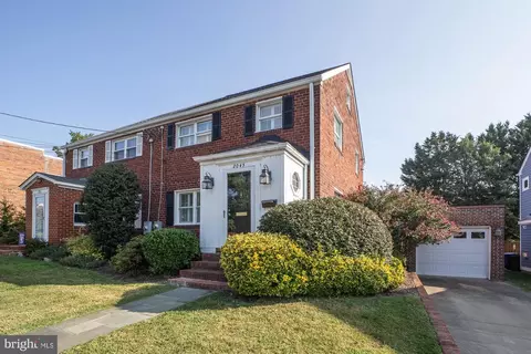 2045 N Brandywine St, Arlington, VA 22207