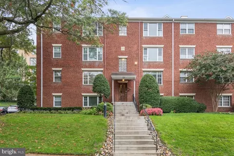 1220 Meade St N #7, Arlington, VA 22209