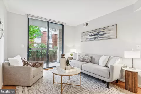 3830 9th St N #204E, Arlington, VA 22203