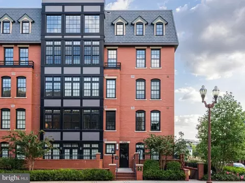 1700 Clarendon Blvd #153, Arlington, VA 22209