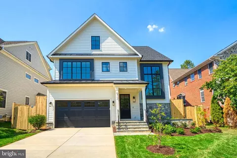 912 N Cleveland St, Arlington, VA 22201
