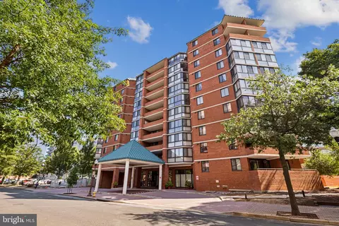1001 N Randolph St #322, Arlington, VA 22201