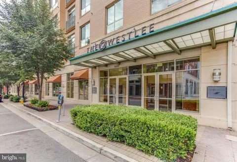 2200 N Westmoreland St #421, Arlington, VA 22213