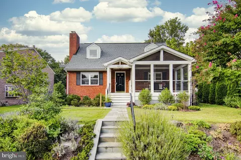 4615 8th St S, Arlington, VA 22204
