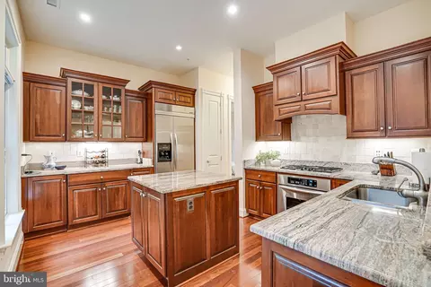 2801 Langston Blvd #103, Arlington, VA 22201