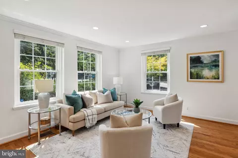 Undisclosed, Arlington, VA 22206