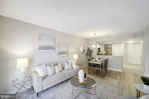 1045 N Utah St N #503, Arlington, VA 22201