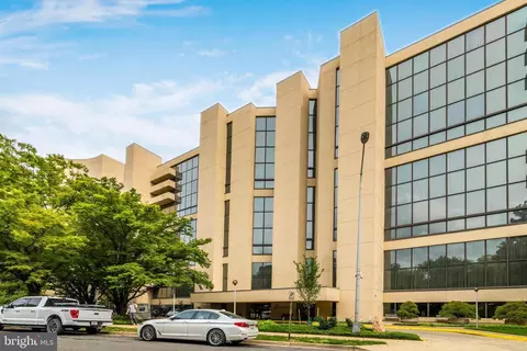 1101 S Arlington Ridge Rd #1005, Arlington, VA 22202