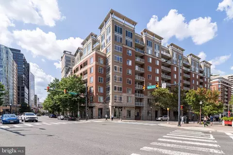 820 N Pollard St #806, Arlington, VA 22203
