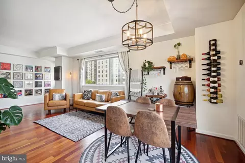 1211 S Eads St #610, Arlington, VA 22202