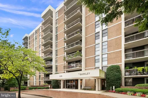 1016 S Wayne St #510, Arlington, VA 22204