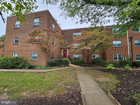 5224 8th Rd S #4, Arlington, VA 22204