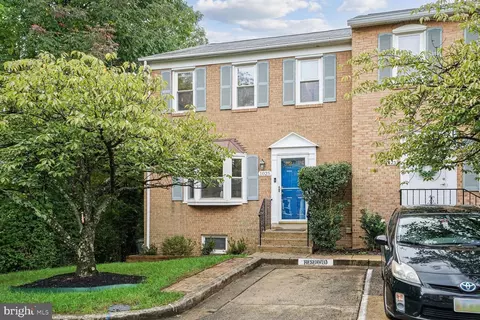 1025 N George Mason Dr, Arlington, VA 22205