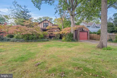 3234 N Pershing Dr, Arlington, VA 22201