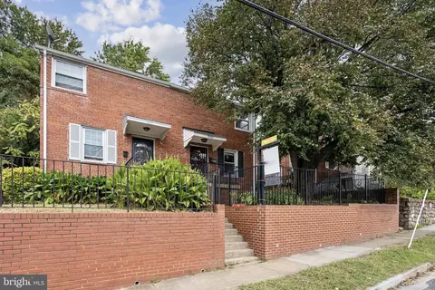 3605 25th St S, Arlington, VA 22206