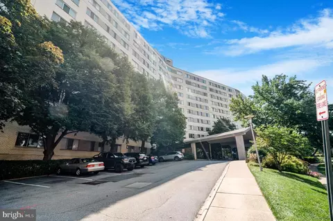 1200 N Nash St #532, Arlington, VA 22209
