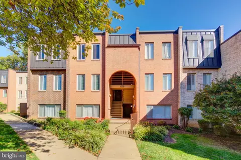 5033 7th Rd S #201, Arlington, VA 22204