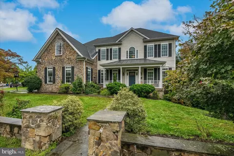 2623 Military Rd, Arlington, VA 22207