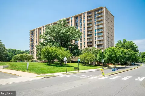 4600 S Four Mile Run Dr #1223, Arlington, VA 22204